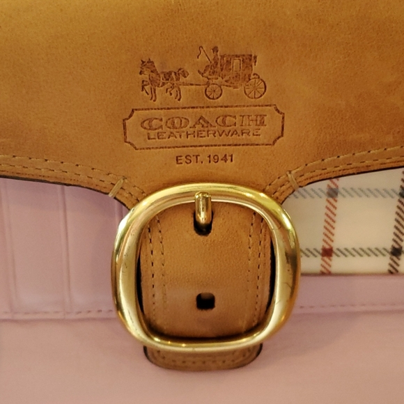 Coach Handbags - Vintage Coach wallet with checkbook